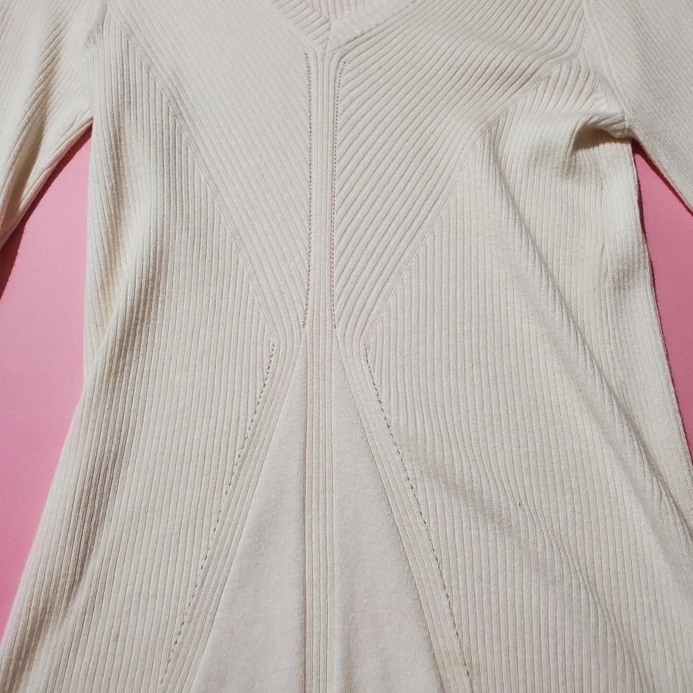 DKNY Jeans Off White Cream Ivory Knit V Neck Sweater - Picture 4 of 12